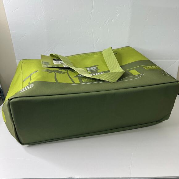 Trader Joe's Fall 2025 Large Matcha Olive Green Insulated Cooler Tote bag - Picture 7 of 8